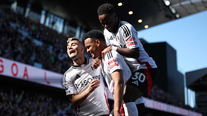 TOPSHOT-FBL-ENG-PR-FULHAM-LIVERPOOL