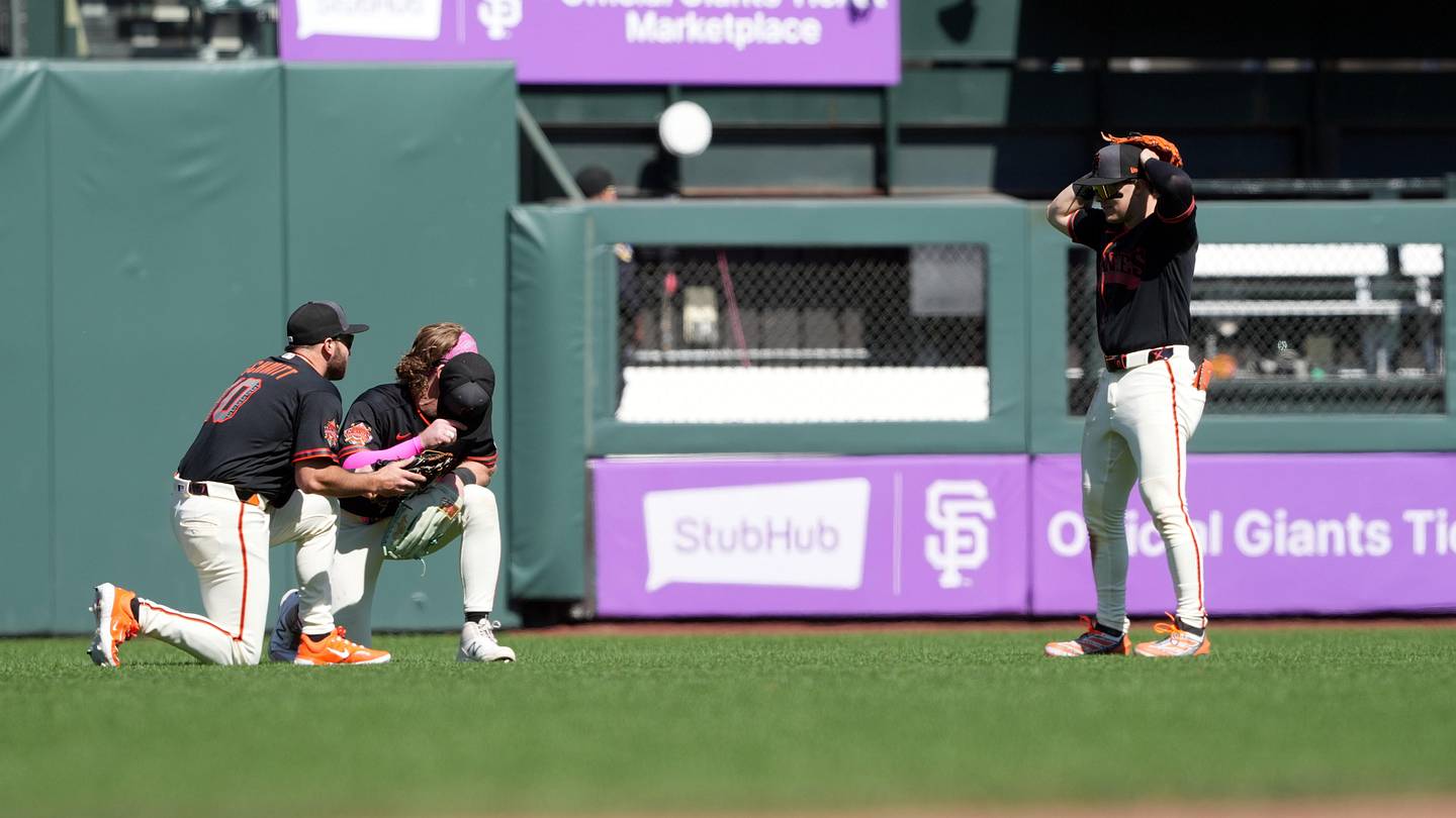 Giants' outfield celebration takes new form as MLB is bound to step in