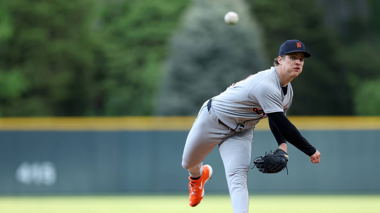 Giants Shine with Strong Offense; Blue Jays Bullpen Dominates