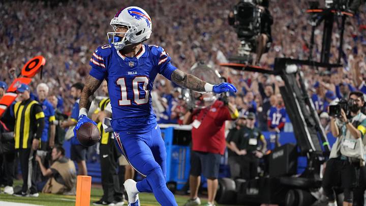 Buffalo Bills wide receiver Khalil Shakir (10) scores a touchdown against the Miami Dolphins. Buffalo Bills wide receiver Khalil Shakir (10) scores a touchdown against the Miami Dolphins.