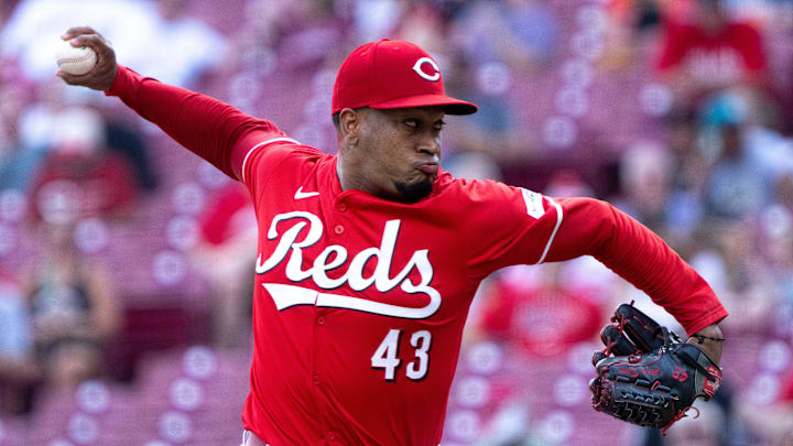 Cincinnati Reds pitcher Alexis Diaz (43) delivers the pitch