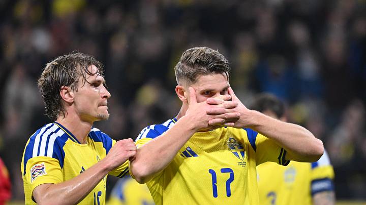 FBL-EUR-NATIONS-SWE-ROU
