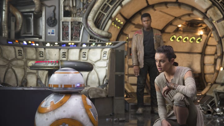 Star Wars: The Force Awakens..L to R: BB-8, Finn (John Boyega) and Rey (Daisy Ridley)..Photo: David James.. ©2016 Lucas Film Ltd. All Rights Reserved. 