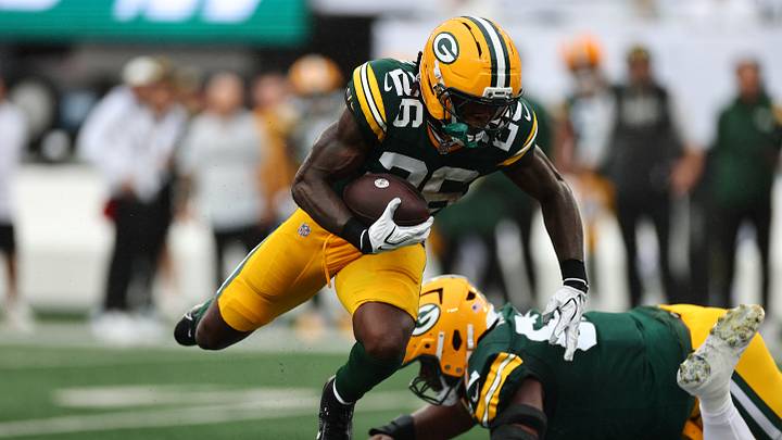 Sep 20, 2026; East Rutherford, New Jersey, USA; New York Jets safety Dane Belton (6) makes a tackle on Green Bay Packers running back Kaleb Johnson (26) during the second quarter at MetLife Stadium. Sep 20, 2026; East Rutherford, New Jersey, USA; New York Jets safety Dane Belton (6) makes a tackle on Green Bay Packers running back Kaleb Johnson (26) during the second quarter at MetLife Stadium.