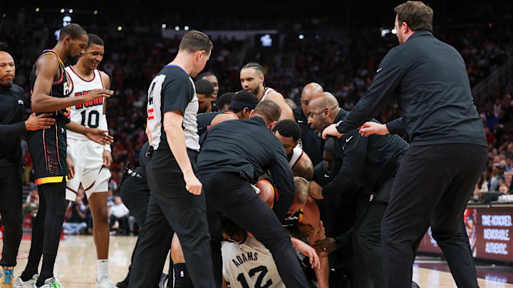 Phoenix Suns v Houston Rockets