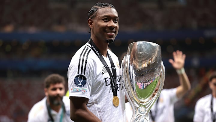 Den Gewinn des Supercup durfte David Alaba trotz seines Ausfalls mitfeiern