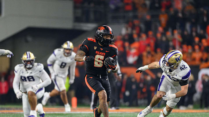 Nov 18, 2023; Corvallis, Oregon, USA; Oregon State Beavers running back Damien Martinez (6) runs the Nov 18, 2023; Corvallis, Oregon, USA; Oregon State Beavers running back Damien Martinez (6) runs the
