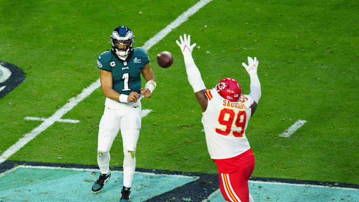Philadelphia Eagles quarterback Jalen Hurts (1) throws a pass against Kansas City Chiefs defensive tackle Khalen Saunders (99) during the first half in Super Bowl LVII at State Farm Stadium in Glendale on Feb. 12, 2023.

Nfl Super Bowl Lvii Kansas City Chiefs Vs Philadelphia Eagles