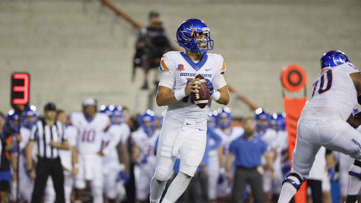 Sep 3, 2022; Corvallis, Oregon, USA; Boise State Broncos quarterback Hank Bachmeier (19) looks to