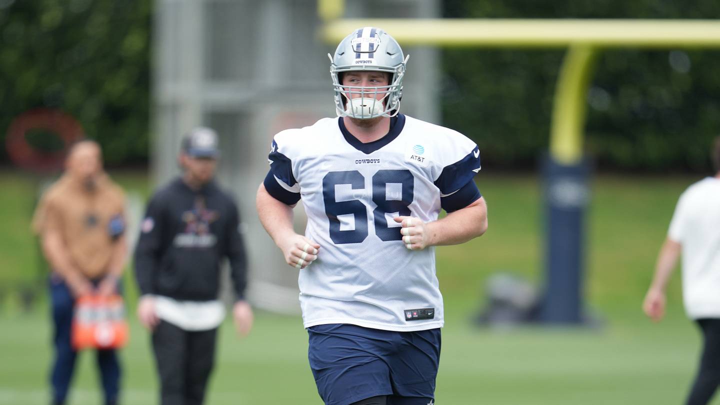Cole Hutson torna al Texas per rinforzare la linea d'attacco, durante un allenamento
