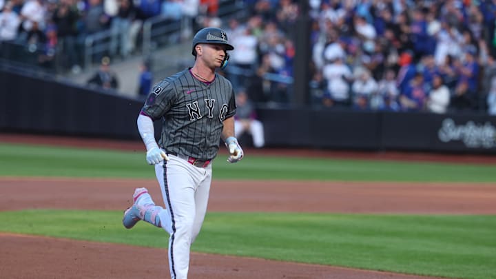 May 25, 2025; New York City, New York, USA; New York Mets first baseman Pete Alonso (20) runs the bases after hitting a two run home run during the first inning against the Los Angeles Dodgers at Citi Field. Mandatory Credit: Vincent Carchietta-Imagn Images