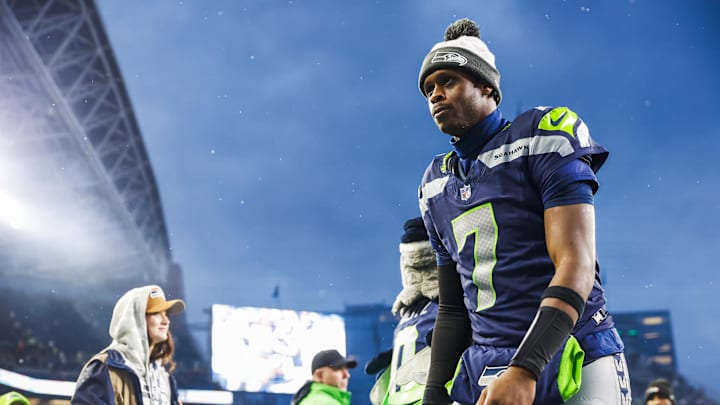 Nov 24, 2024; Seattle, Washington, USA; Seattle Seahawks quarterback Geno Smith (7) walks to the locker room following a victory against the Arizona Cardinals at Lumen Field. Mandatory Credit: Joe Nicholson-Imagn Images Nov 24, 2024; Seattle, Washington, USA; Seattle Seahawks quarterback Geno Smith (7) walks to the locker room following a victory against the Arizona Cardinals at Lumen Field. Mandatory Credit: Joe Nicholson-Imagn Images