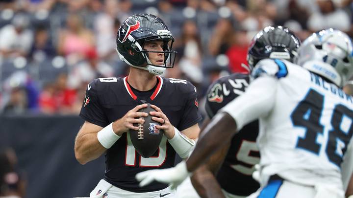 Aug 16, 2025; Houston, Texas, USA; Houston Texans quarterback Davis Mills (10) stands in the pocket on a play during the game against the Carolina Panthers at NRG Stadium. Mandatory Credit: Troy Taormina-Imagn Images Aug 16, 2025; Houston, Texas, USA; Houston Texans quarterback Davis Mills (10) stands in the pocket on a play during the game against the Carolina Panthers at NRG Stadium. Mandatory Credit: Troy Taormina-Imagn Images