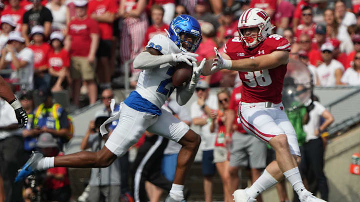 Syracuse football has scored a commitment from Buffalo safety transfer Devin Grant, a talented sophomore who was an All-League performer.