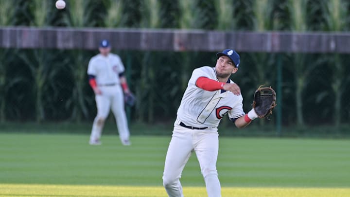 Aug 11, 2022; Dyersville, Iowa, USA; Chicago Cubs second baseman Nick Madrigal (1) makes an out Aug 11, 2022; Dyersville, Iowa, USA; Chicago Cubs second baseman Nick Madrigal (1) makes an out