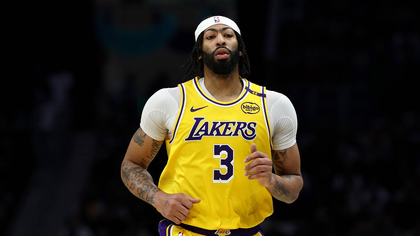 Mavericks projected starting lineup and depth chart with Anthony Davis