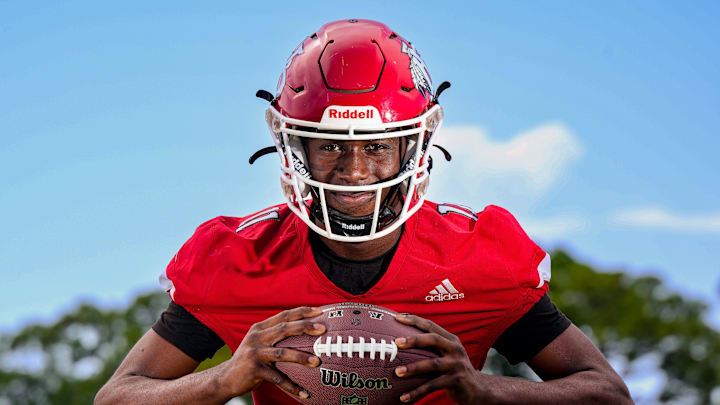 Vero Beach’s Efrem White is on TCPalm's 2025 Super 11 list of top senior recruits across the Treasure Coast.