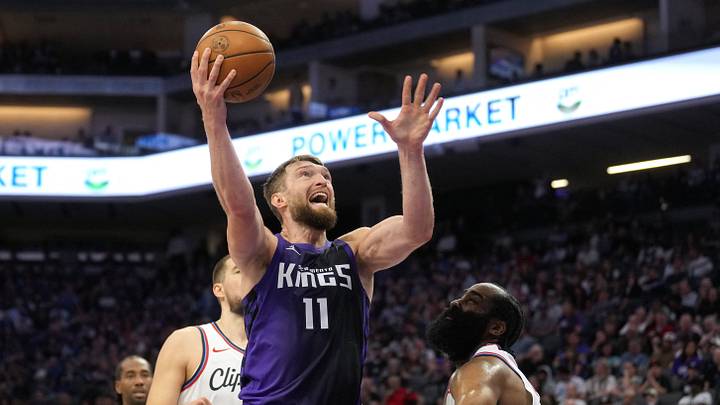 Apr 11, 2025; Sacramento, California, USA; Sacramento Kings forward Domantas Sabonis (11) shoots against Los Angeles Clippers guard James Harden (right) during the second quarter at Golden 1 Center. Mandatory Credit: Darren Yamashita-Imagn Images Apr 11, 2025; Sacramento, California, USA; Sacramento Kings forward Domantas Sabonis (11) shoots against Los Angeles Clippers guard James Harden (right) during the second quarter at Golden 1 Center. Mandatory Credit: Darren Yamashita-Imagn Images