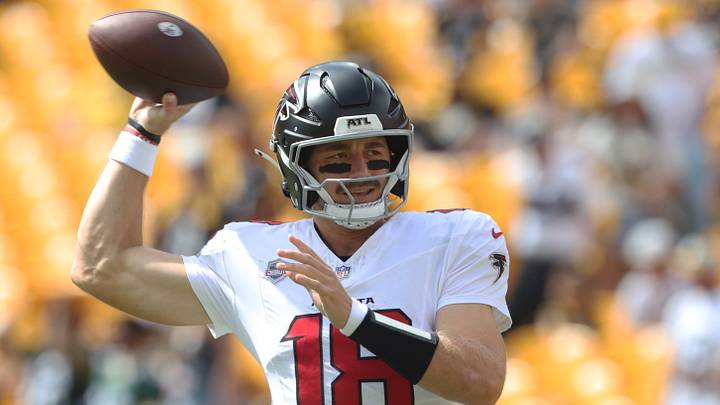 Atlanta Falcons quarterback Jack Strand warming up before the game against the Pittsburgh Steelers. Atlanta Falcons quarterback Jack Strand warming up before the game against the Pittsburgh Steelers.
