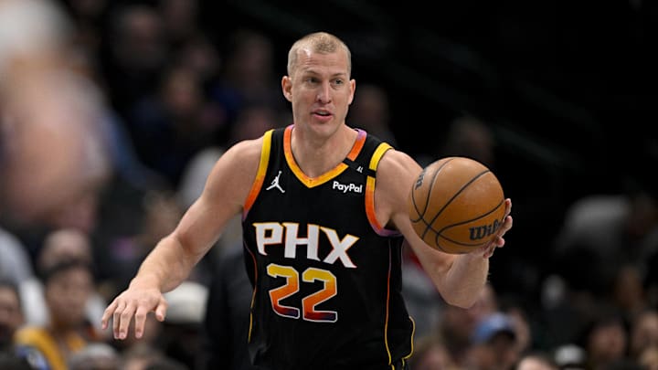 Mar 9, 2025; Dallas, Texas, USA; Phoenix Suns center Mason Plumlee (22) in action during the game between the Dallas Mavericks and the Phoenix Suns at American Airlines Center. Mandatory Credit: Jerome Miron-Imagn Images Mar 9, 2025; Dallas, Texas, USA; Phoenix Suns center Mason Plumlee (22) in action during the game between the Dallas Mavericks and the Phoenix Suns at American Airlines Center. Mandatory Credit: Jerome Miron-Imagn Images