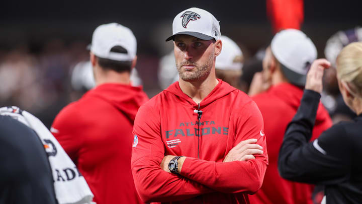 Aug 8, 2025; Atlanta, Georgia, USA; Atlanta Falcons quarterback Kirk Cousins (18) on the sideline against the Detroit Lions in the first quarter at Mercedes-Benz Stadium. Mandatory Credit: Brett Davis-Imagn Images
