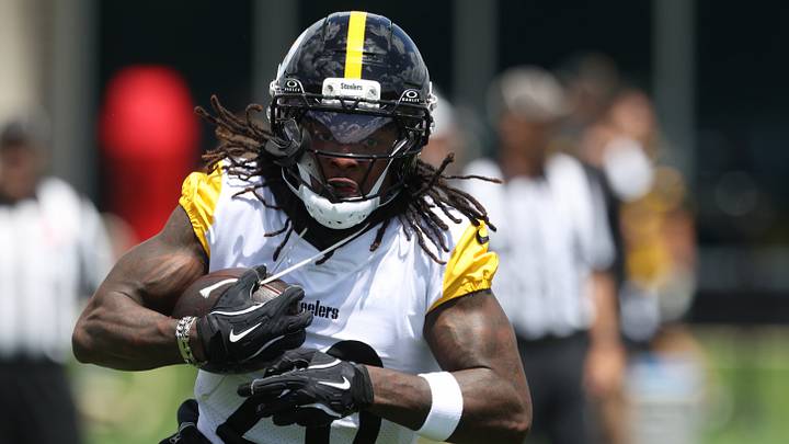 May 28, 2026; Pittsburgh, PA, USA; Pittsburgh Steelers running back Kaleb Johnson (20) participates in OTA drills at the UPMC Rooney Sports Complex. Mandatory Credit: Charles LeClaire-Imagn Images May 28, 2026; Pittsburgh, PA, USA; Pittsburgh Steelers running back Kaleb Johnson (20) participates in OTA drills at the UPMC Rooney Sports Complex. Mandatory Credit: Charles LeClaire-Imagn Images
