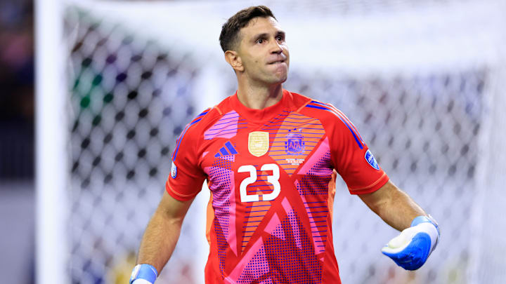 Emi Martinez came up clutch for Argentina