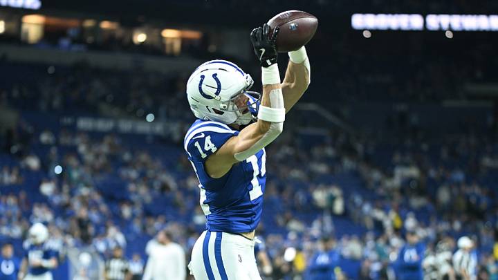 Dec 28, 2025; Indianapolis, Indiana, USA; Indianapolis Colts wide receiver Alec Pierce (14) warms up before a game against the Jacksonville Jaguars at Lucas Oil Stadium. Mandatory Credit: Robert Goddin-Imagn Images Dec 28, 2025; Indianapolis, Indiana, USA; Indianapolis Colts wide receiver Alec Pierce (14) warms up before a game against the Jacksonville Jaguars at Lucas Oil Stadium. Mandatory Credit: Robert Goddin-Imagn Images