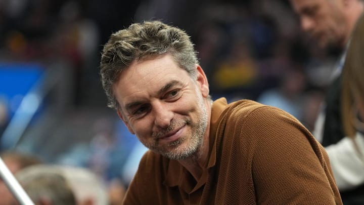 Jan 25, 2025; San Francisco, California, USA; Los Angeles Lakers former center Pau Gasol sits in the crowd during the second quarter against the Golden State Warriors at Chase Center. Mandatory Credit: Darren Yamashita-Imagn Images Jan 25, 2025; San Francisco, California, USA; Los Angeles Lakers former center Pau Gasol sits in the crowd during the second quarter against the Golden State Warriors at Chase Center. Mandatory Credit: Darren Yamashita-Imagn Images