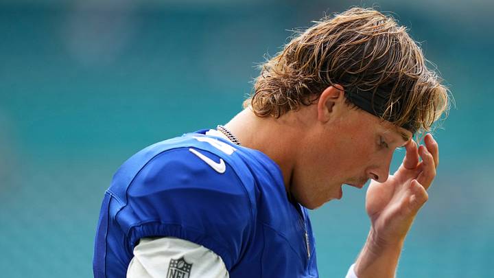 New York Giants quarterback Jaxson Dart (6) warms up prior to a preseason game against the Miami Dolphins at Hard Rock Stadium. Mandatory Credit: Rich Storry-Imagn Images New York Giants quarterback Jaxson Dart (6) warms up prior to a preseason game against the Miami Dolphins at Hard Rock Stadium. Mandatory Credit: Rich Storry-Imagn Images