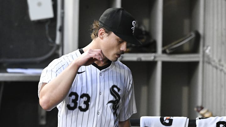 Chicago White Sox pitcher Drew Thorpe (33) in the dugout after being relieved against the Seattle Mariners during the first inning at Guaranteed Rate Field in 2024.