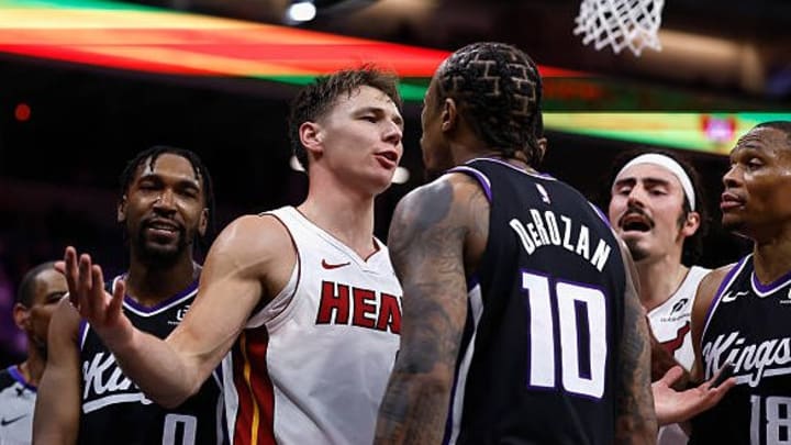 Pelle Larsson and Demar DeRozan get into it Pelle Larsson and Demar DeRozan get into it