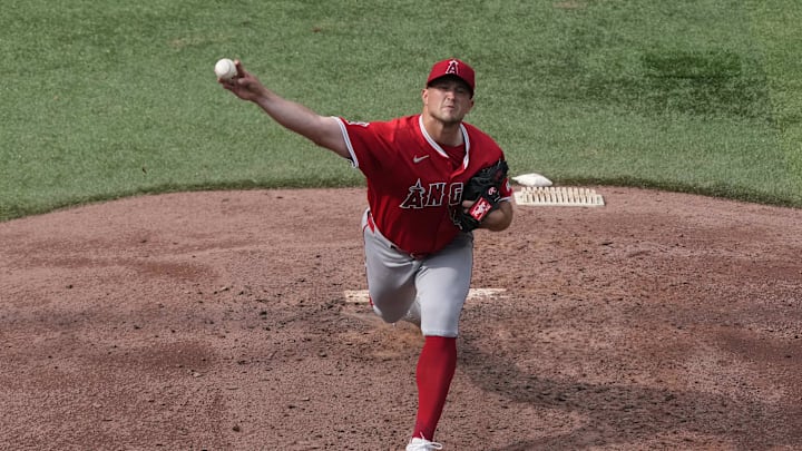 Aug 24, 2024; Toronto, Ontario, CAN; Los Angeles Angels starting pitcher Carson Fulmer (41) pitches to the Toronto Blue Jays during the fifth inning at Rogers Centre. Mandatory Credit: John E. Sokolowski-Imagn Images Aug 24, 2024; Toronto, Ontario, CAN; Los Angeles Angels starting pitcher Carson Fulmer (41) pitches to the Toronto Blue Jays during the fifth inning at Rogers Centre. Mandatory Credit: John E. Sokolowski-Imagn Images