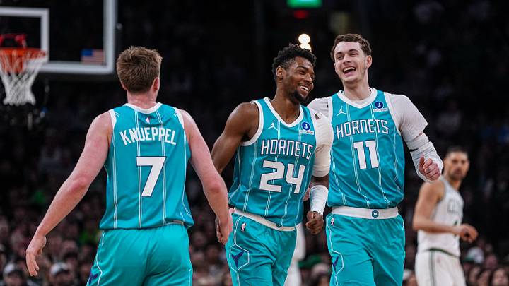 Charlotte Hornets center Ryan Kalkbrenner (11), forward Brandon Miller (24) and guard Kon Knueppel (7) react Charlotte Hornets center Ryan Kalkbrenner (11), forward Brandon Miller (24) and guard Kon Knueppel (7) react