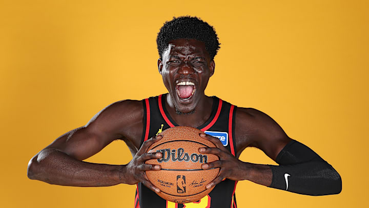 Mo Gueye screams at the Atlanta Hawks' Media Day, imitating Hawks fans' reaction to his incredible breakout season.