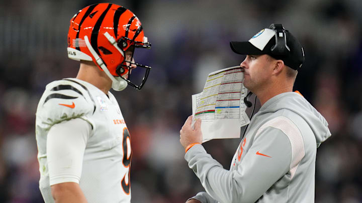 Cincinnati Bengals head coach Zac Taylor talks to Cincinnati Bengals quarterback Joe Burrow (9) in