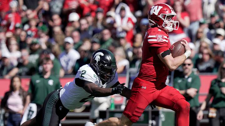 Wisconsin Badgers quarterback Colton Joseph Wisconsin Badgers quarterback Colton Joseph
