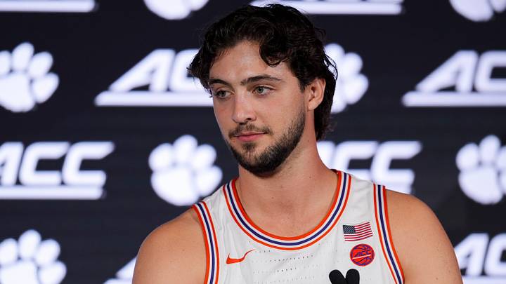 Oct 7, 2026; Charlotte, NC, USA; Clemson Tigers Carter Welling answer questions from the media during the ACC Tip-Off in Charlotte, NC. Mandatory Credit: Jim Dedmon-Imagn Images Oct 7, 2026; Charlotte, NC, USA; Clemson Tigers Carter Welling answer questions from the media during the ACC Tip-Off in Charlotte, NC. Mandatory Credit: Jim Dedmon-Imagn Images