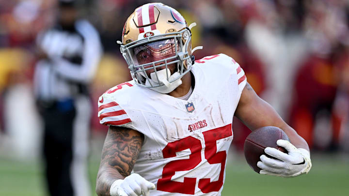 San Francisco 49ers running back Elijah Mitchell (25)