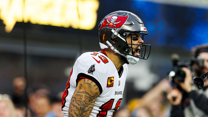 Tampa Bay Buccaneers v Los Angeles Chargers