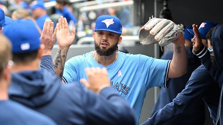 May 12, 2024; Toronto, Ontario, CAN; Toronto Blue Jays pitcher Alek Manoah (6) is greeted by team mates in the dugout after completing the sixth inning against the Minnesota Twins at Rogers Centre. Mandatory Credit: Dan Hamilton-Imagn Images May 12, 2024; Toronto, Ontario, CAN; Toronto Blue Jays pitcher Alek Manoah (6) is greeted by team mates in the dugout after completing the sixth inning against the Minnesota Twins at Rogers Centre. Mandatory Credit: Dan Hamilton-Imagn Images