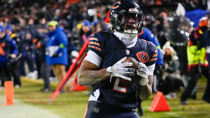Chicago Bears wide receiver DJ Moore (2) makes a catch