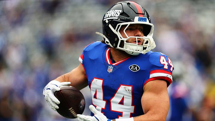 New York Giants running back Cam Skattebo (44) warms up before the game at MetLife Stadium. Mandatory Credit: Vincent Carchietta-Imagn Images New York Giants running back Cam Skattebo (44) warms up before the game at MetLife Stadium. Mandatory Credit: Vincent Carchietta-Imagn Images