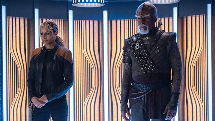 Michelle Hurd as Raffi Musiker and Michael Dorn as Worf in "The Bounty" Episode 306, Star Trek: Picard on Paramount+. Photo Credit: Trae Patton/Paramount+. ©2021 Viacom, International Inc. All Rights Reserved.