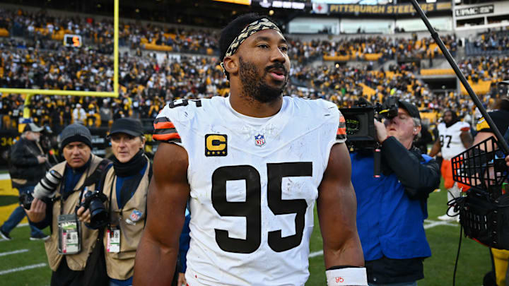 Cleveland Browns v Pittsburgh Steelers
