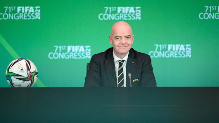 Fifa inchou o calendário, e clubes protestaram