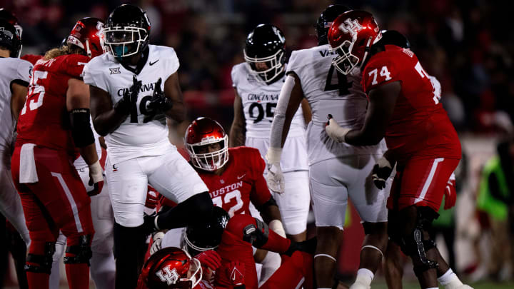 Cincinnati Bearcats linebacker Tyler Gillison (19) celebrates after making a stop in the second Cincinnati Bearcats linebacker Tyler Gillison (19) celebrates after making a stop in the second