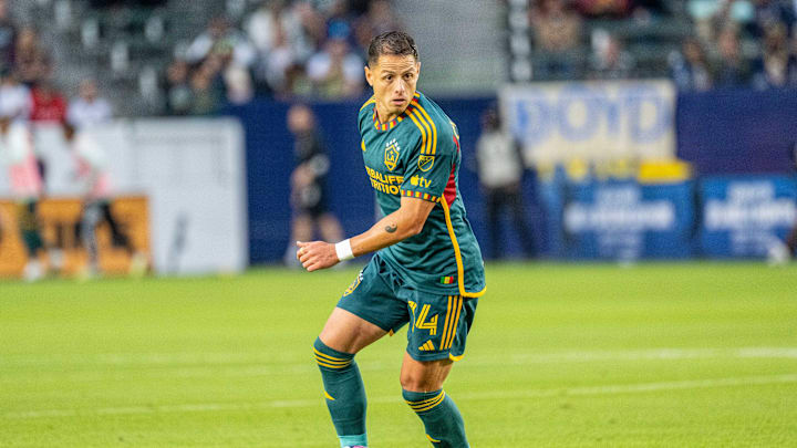 Chivas no ha cerrado la contratación de Chicharito Hernández