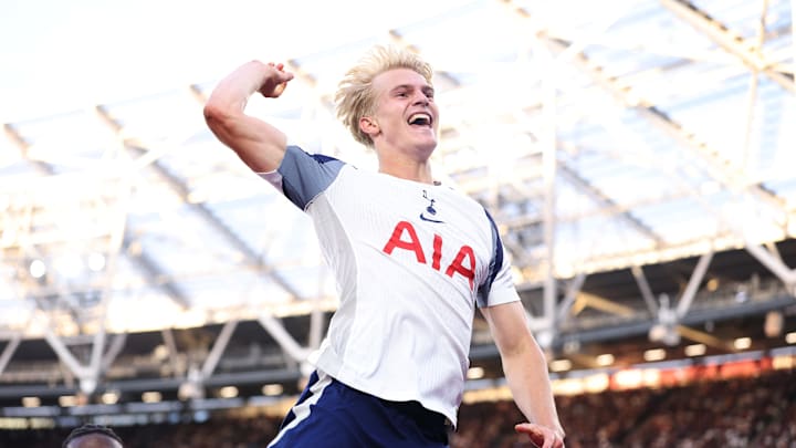 West Ham United v Tottenham Hotspur - Premier League