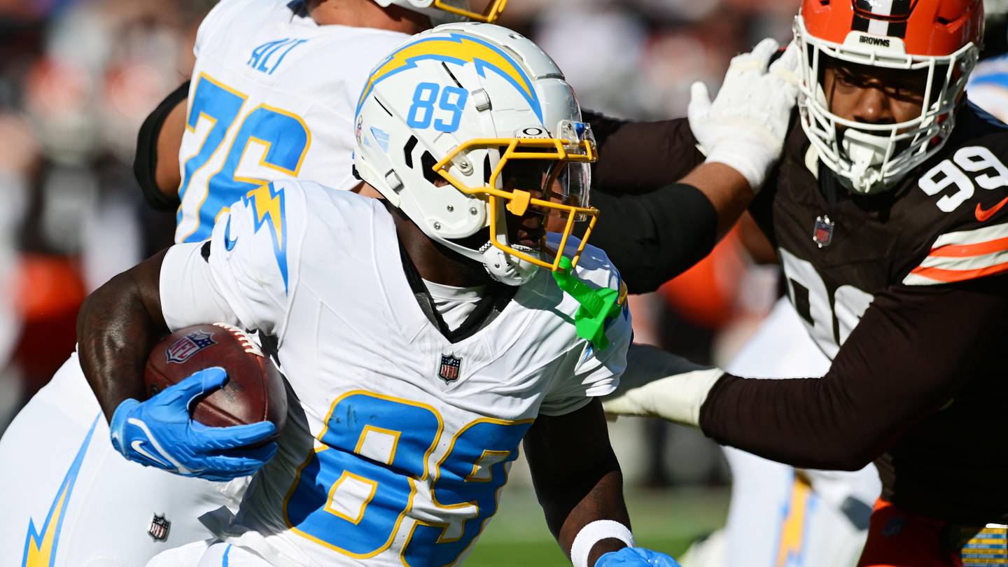 What to Make of the Dolphins Signing Jalen Reagor
